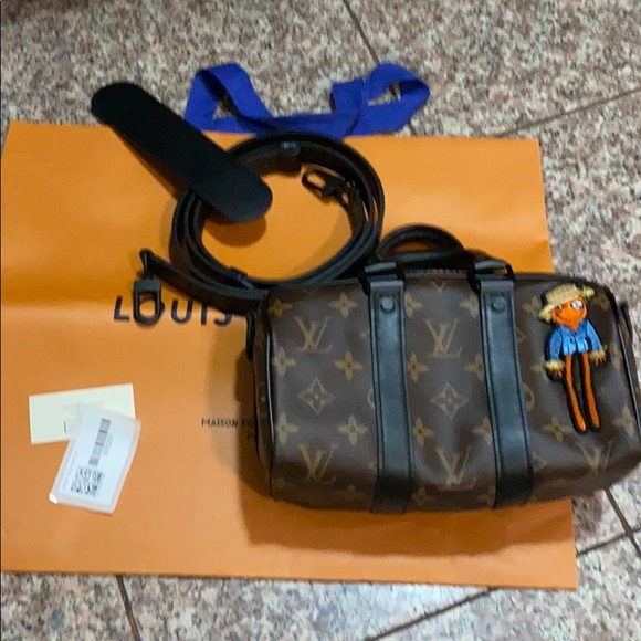 WHATS IN MY BAG - LOUIS VUITTON KEEPALL XS